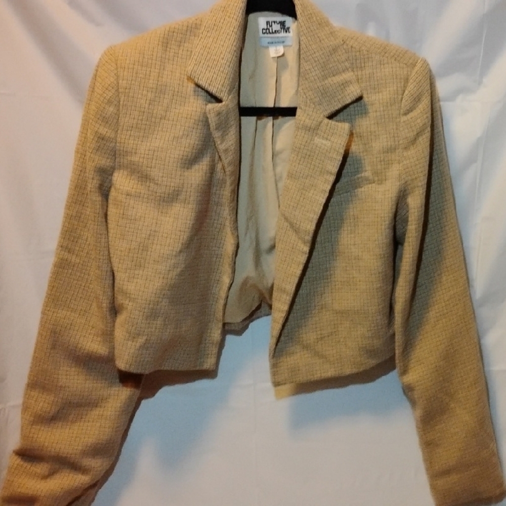 Tan Cropped Blazer with Textured Fabric and Lapel Collar